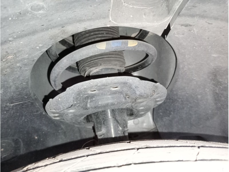 Recambio de amortiguador delantero derecho para renault arkana i (lcm_, ldn_) 1.3 tce 160 (ldn1) referencia OEM IAM   