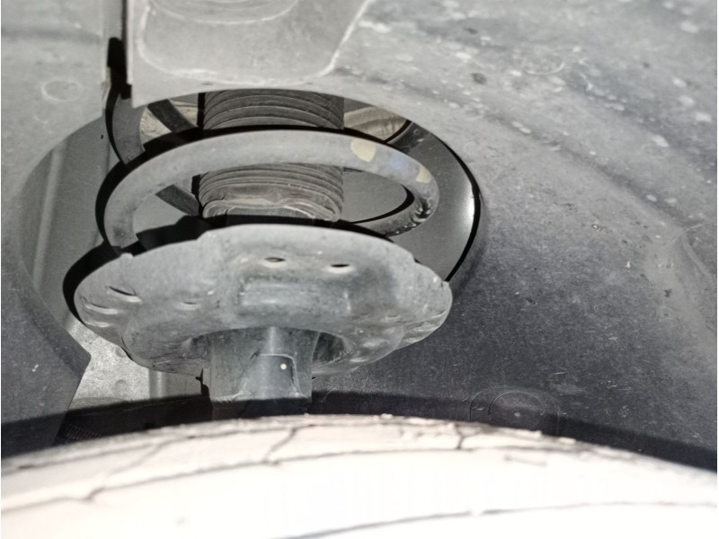 Recambio de amortiguador delantero izquierdo para renault arkana i (lcm_, ldn_) 1.3 tce 160 (ldn1) referencia OEM IAM   