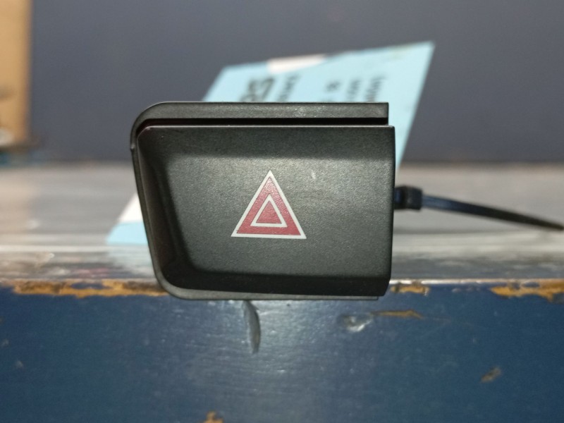 Recambio de warning para peugeot 208 access referencia OEM IAM 96750916ZD  