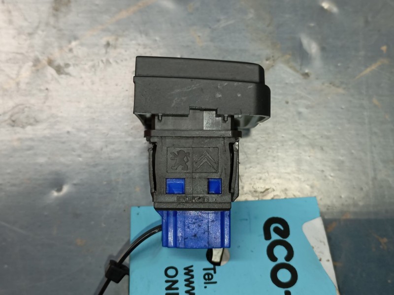 Recambio de warning para peugeot 208 access referencia OEM IAM 96750916ZD  