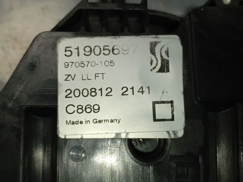 Recambio de cerradura puerta delantera izquierda para fiat punto (199) pop referencia OEM IAM  3 PUERTAS 