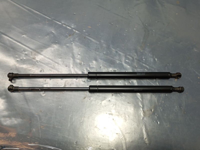 Recambio de amortiguadores maletero / porton para volvo v50 familiar 2.0 diesel cat referencia OEM IAM   