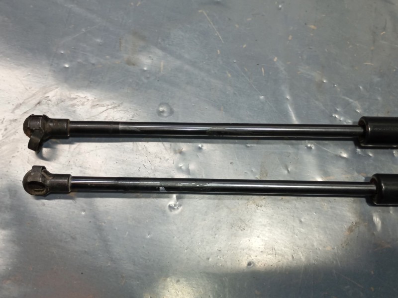 Recambio de amortiguadores maletero / porton para volvo v50 familiar 2.0 diesel cat referencia OEM IAM   