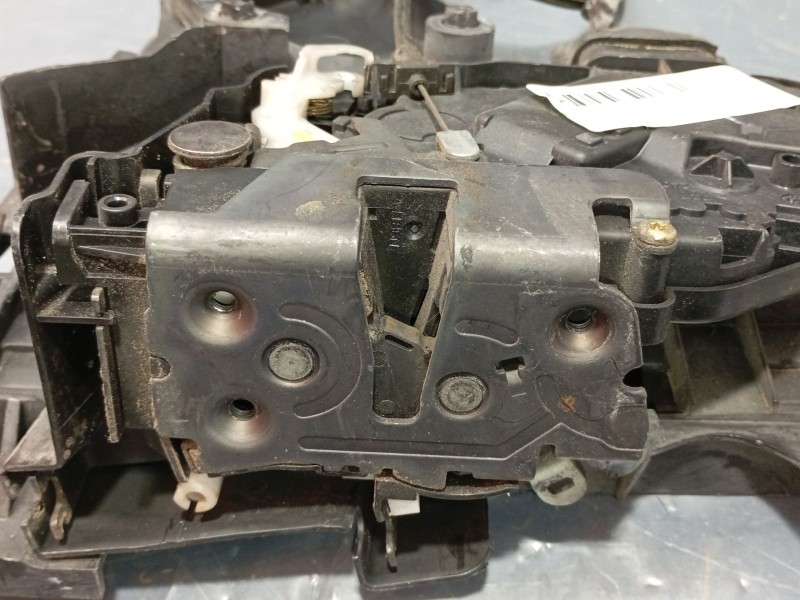 Recambio de cerradura puerta delantera izquierda para volvo v50 familiar 2.0 diesel cat referencia OEM IAM   