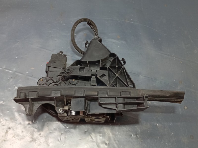 Recambio de cerradura puerta delantera izquierda para volvo v50 familiar 2.0 diesel cat referencia OEM IAM   