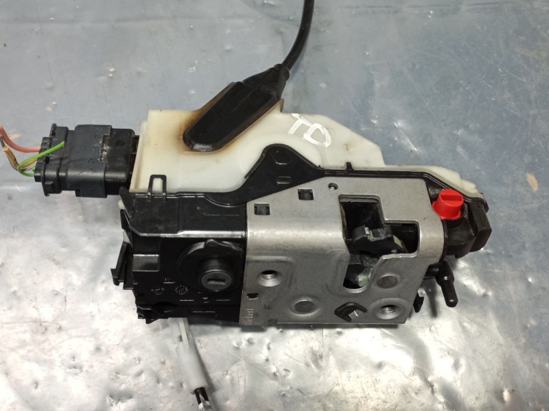 Recambio de cerradura puerta trasera derecha para peugeot 2008 (--.2013) style referencia OEM IAM 9812501180  