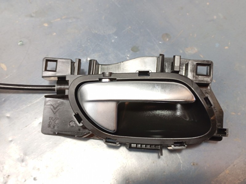 Recambio de cerradura puerta trasera derecha para peugeot 2008 (--.2013) style referencia OEM IAM 9812501180  