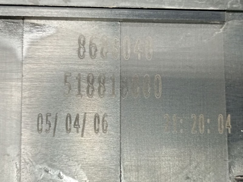 Recambio de caja reles / fusibles para volvo v50 familiar 2.0 diesel cat referencia OEM IAM   