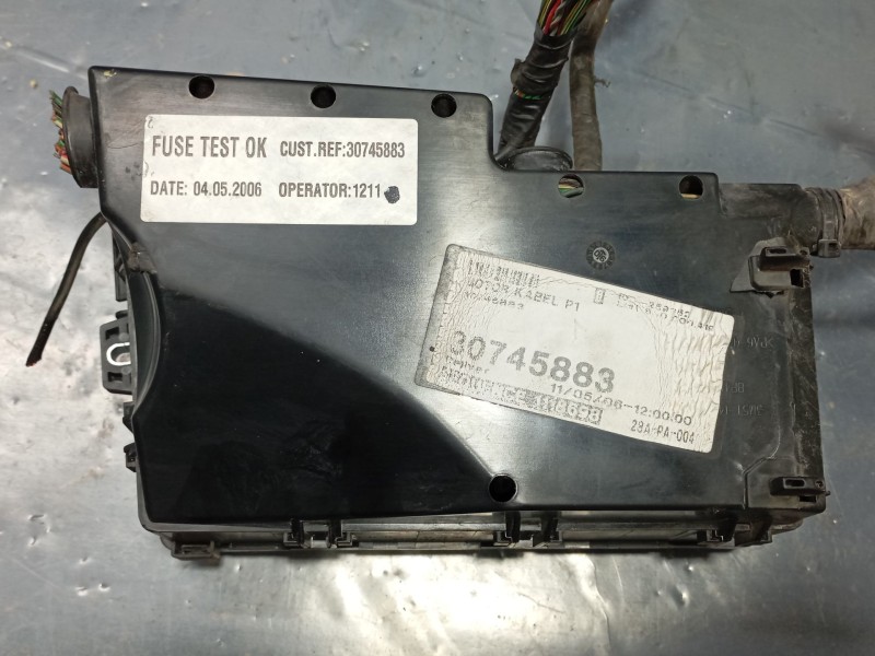 Recambio de caja reles / fusibles para volvo v50 familiar 2.0 diesel cat referencia OEM IAM   
