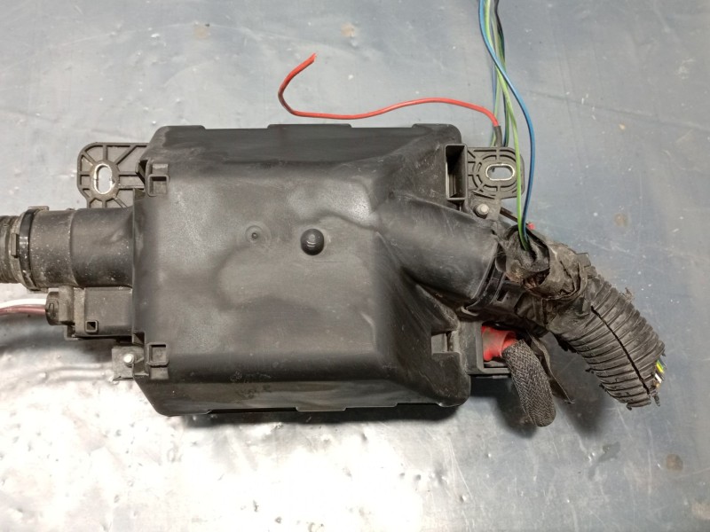 Recambio de caja reles / fusibles para fiat punto (199) pop referencia OEM IAM   