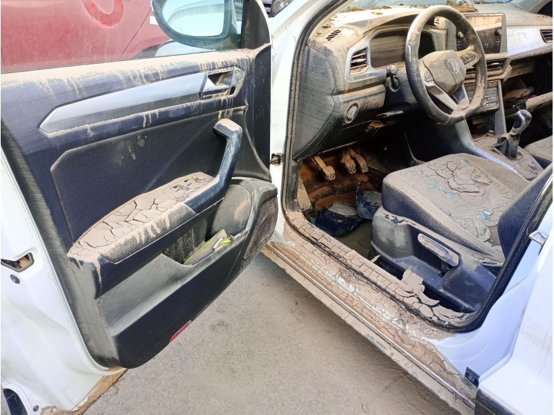 volkswagen t-roc (a11, d11) del año 2023