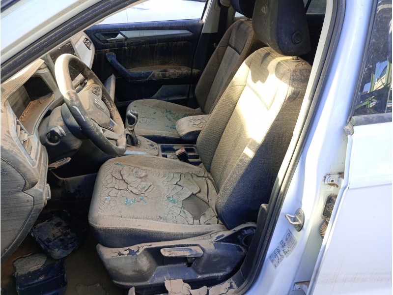 volkswagen t-roc (a11, d11) del año 2023