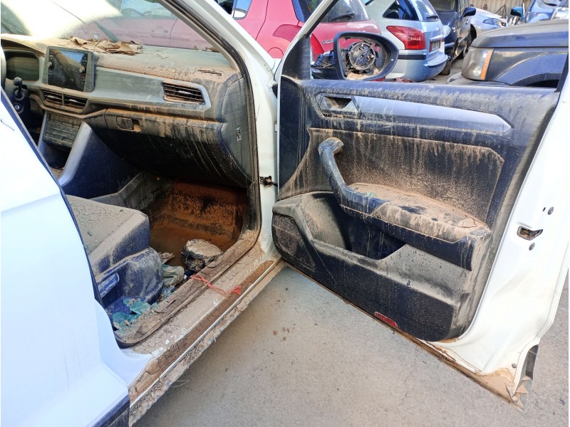 volkswagen t-roc (a11, d11) del año 2023