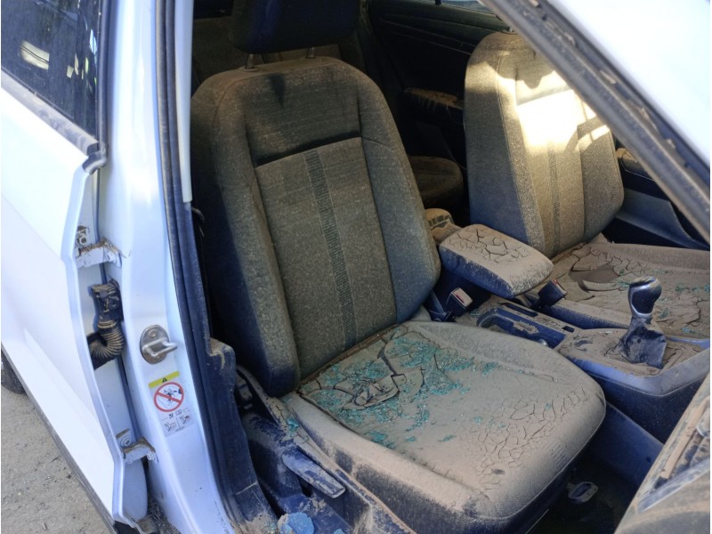 volkswagen t-roc (a11, d11) del año 2023