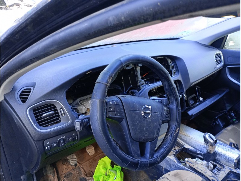 volvo v40 hatchback (525) del año 2017