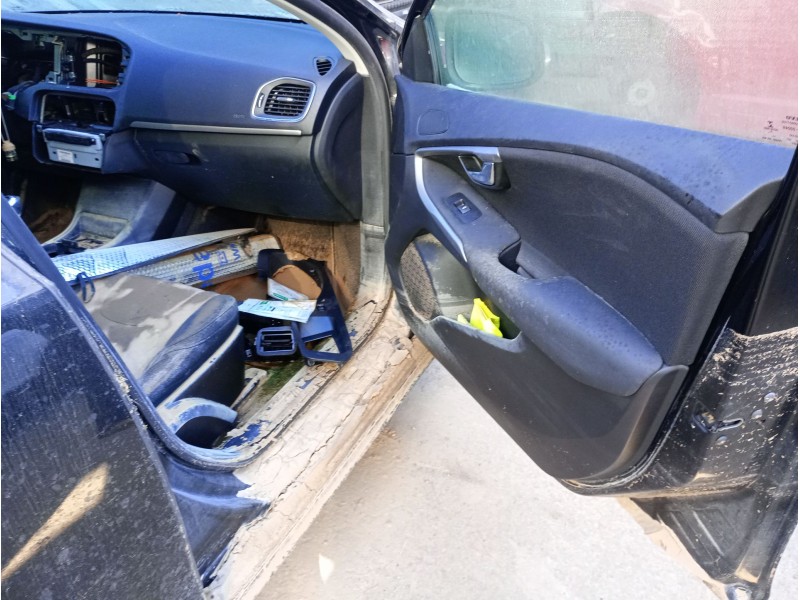 volvo v40 hatchback (525) del año 2017