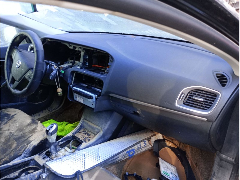 volvo v40 hatchback (525) del año 2017