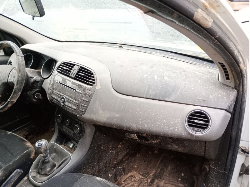 Recambio de salpicadero para fiat bravo ii (198_) 1.6 d multijet (198axh1b) referencia OEM IAM   