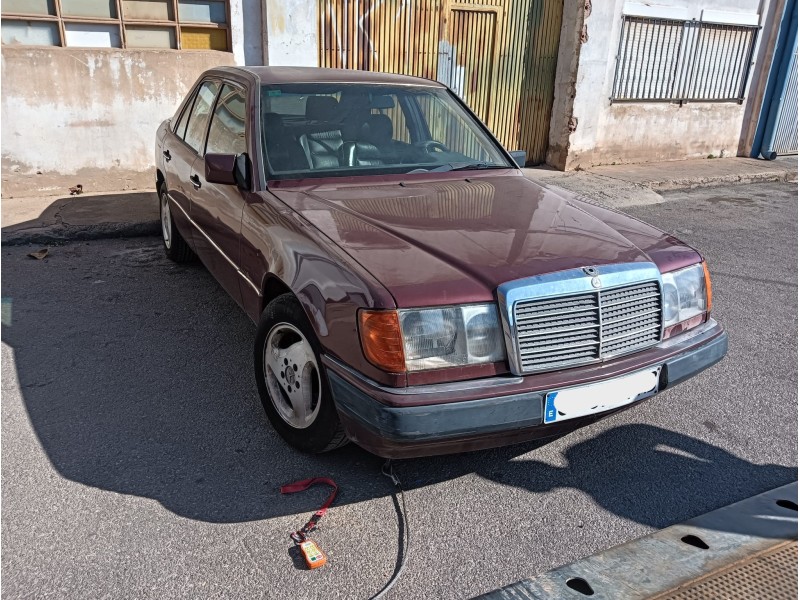 mercedes-benz 124 sedán (w124) del año 1992