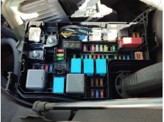 Recambio de caja reles / fusibles para lexus nx (_z1_) 300h awd (ayz15) referencia OEM IAM 8263048010   2