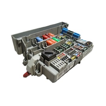 CAJA RELES / FUSIBLES 61146978270 690660703 
