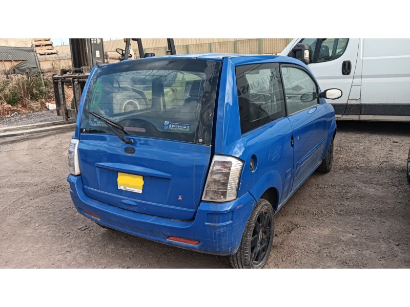 microcar due del año 2006