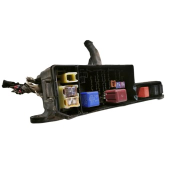 CAJA RELES / FUSIBLES 8272005010 