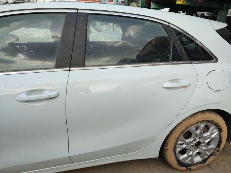 Recambio de puerta trasera izquierda para kia ceed (cd) 1.0 t-gdi referencia OEM IAM   