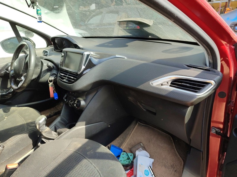 peugeot 208 i (ca_, cc_) del año 2017