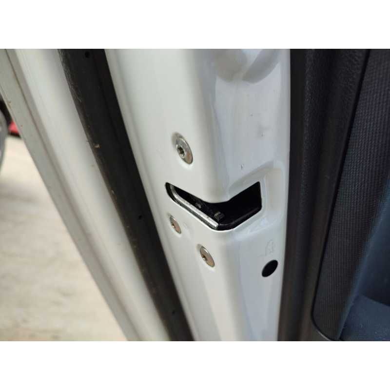 Recambio de cerradura puerta trasera izquierda para kia ceed (cd) 1.0 t-gdi referencia OEM IAM   