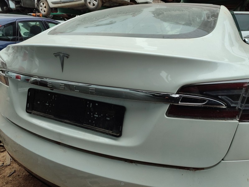 Recambio de porton trasero para tesla model s (5yjs) referencia OEM IAM   