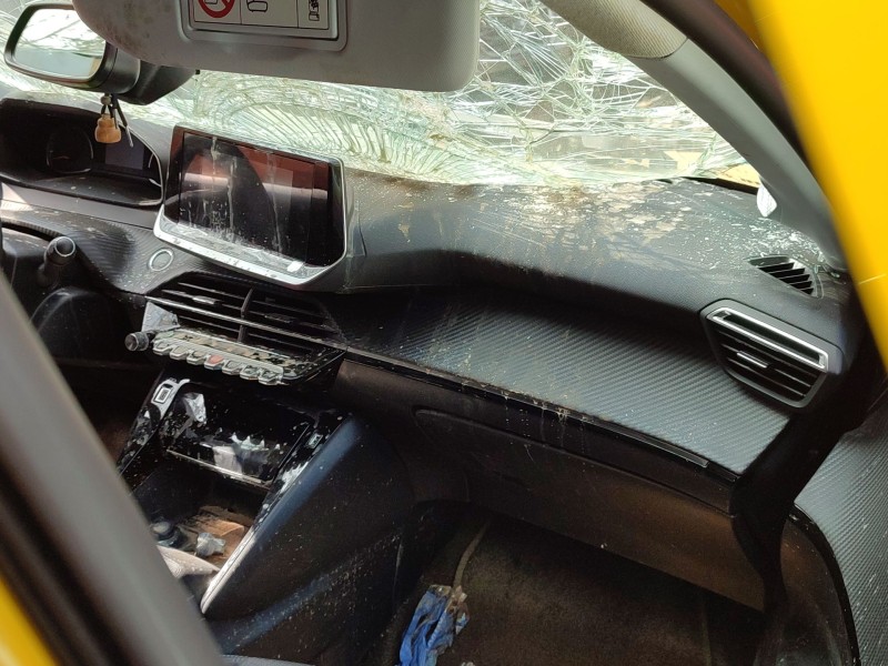 Recambio de salpicadero para peugeot 208 ii (ub_, up_, uw_, uj_) 1.2 puretech 100 referencia OEM IAM   