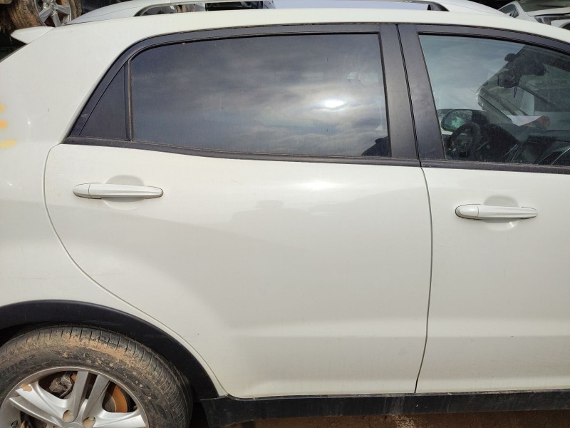 Recambio de puerta trasera derecha para ssangyong korando (ck) 2.0 e-xdi referencia OEM IAM   