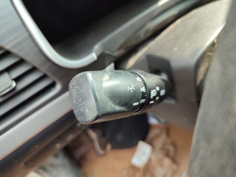 Recambio de mando intermitentes para ssangyong korando (ck) 2.0 e-xdi referencia OEM IAM   