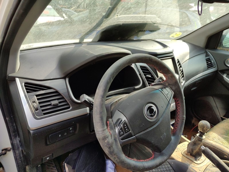Recambio de salpicadero para ssangyong korando (ck) 2.0 e-xdi referencia OEM IAM   