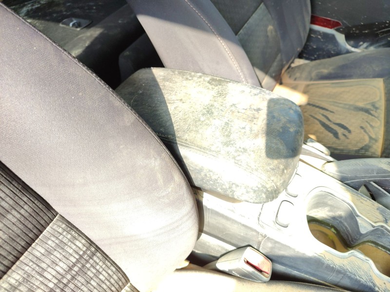 Recambio de apoyabrazos central para ssangyong korando (ck) 2.0 e-xdi referencia OEM IAM   