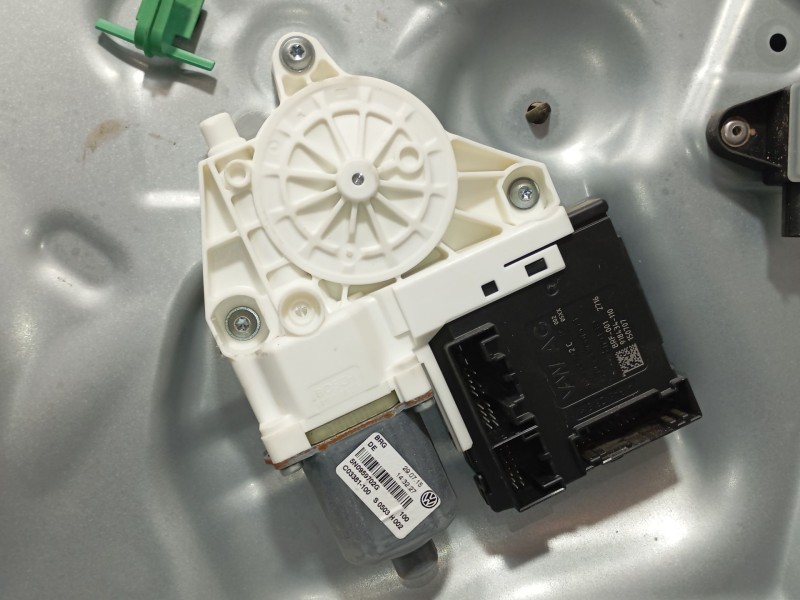 Recambio de elevalunas delantero derecho para volkswagen tiguan (5n_) 2.0 tdi referencia OEM IAM 5N0837462  