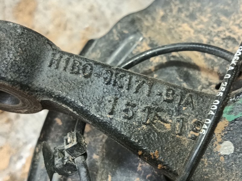 Recambio de mangueta delantera izquierda para ford fiesta vii (hj, hf) 1.1 ti-vct referencia OEM IAM 2086827  