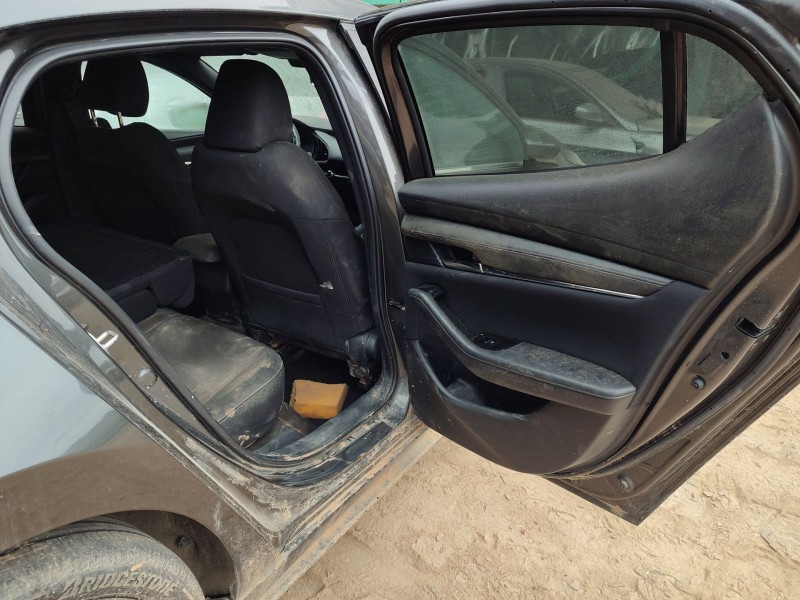 mazda 3 sedán (bp_) del año 2020