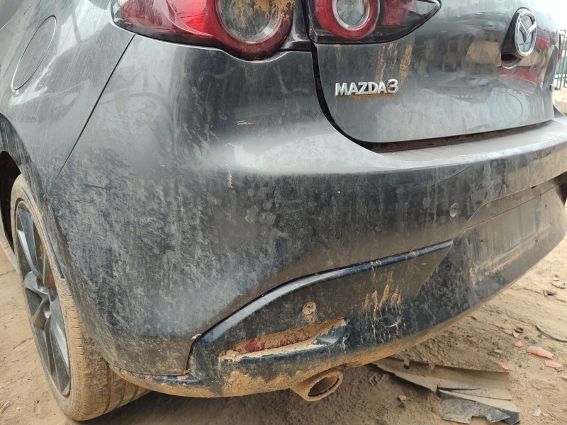 Recambio de paragolpes trasero para mazda 3 sedán (bp_) 2.0 skyactiv-g m hybrid referencia OEM IAM   