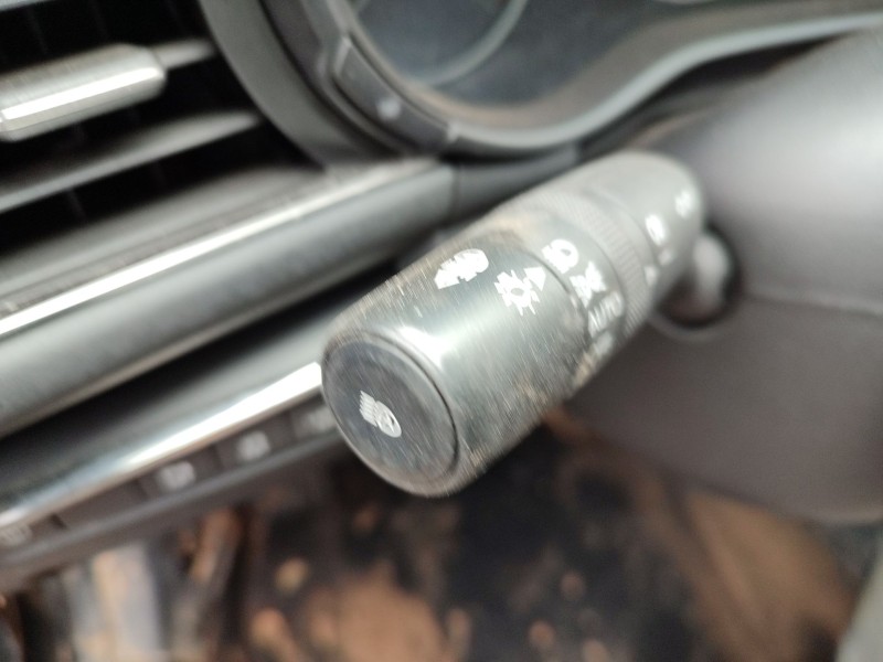 Recambio de mando luces para mazda 3 sedán (bp_) 2.0 skyactiv-g m hybrid referencia OEM IAM   