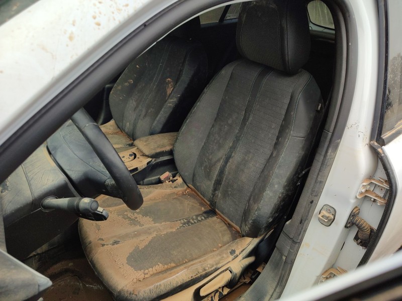 peugeot 2008 ii (ud_, us_, uy_, uj_, ur_, uc_) del año 2022