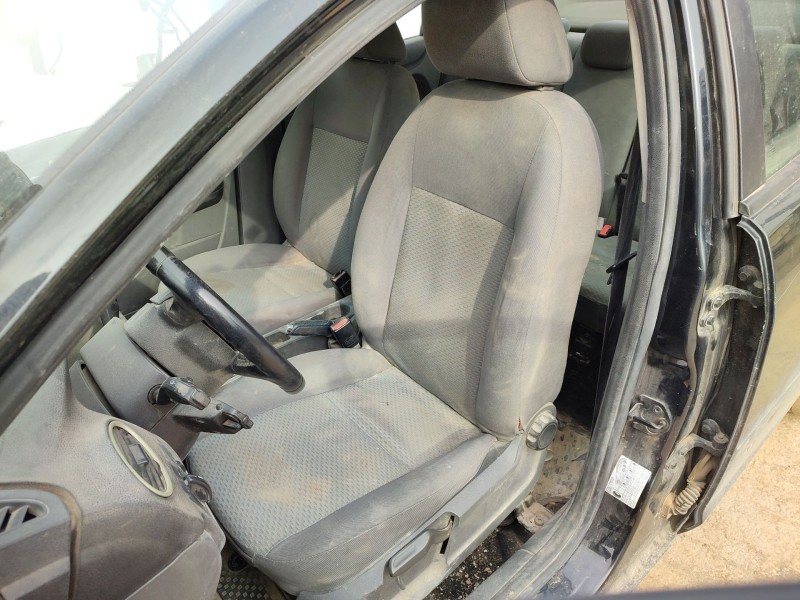 ford focus ii sedán (db_, fch, dh) del año 2006