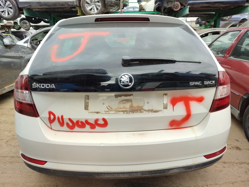 skoda rapid spaceback (nh1) del año 2016