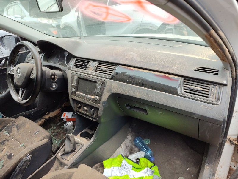 skoda rapid spaceback (nh1) del año 2016