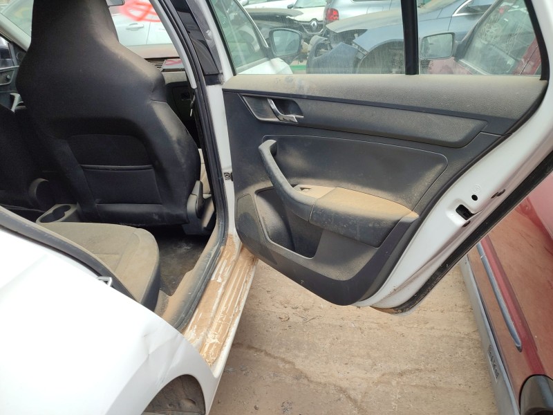 skoda rapid spaceback (nh1) del año 2016