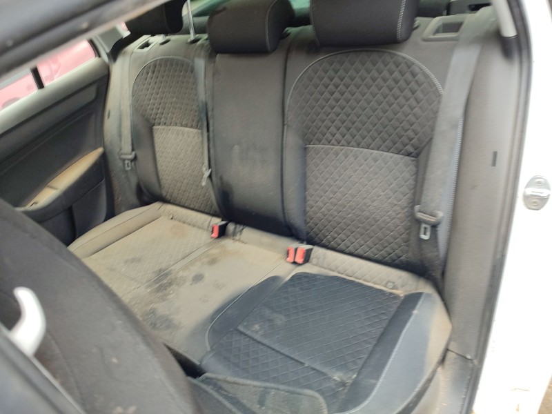 skoda rapid spaceback (nh1) del año 2016