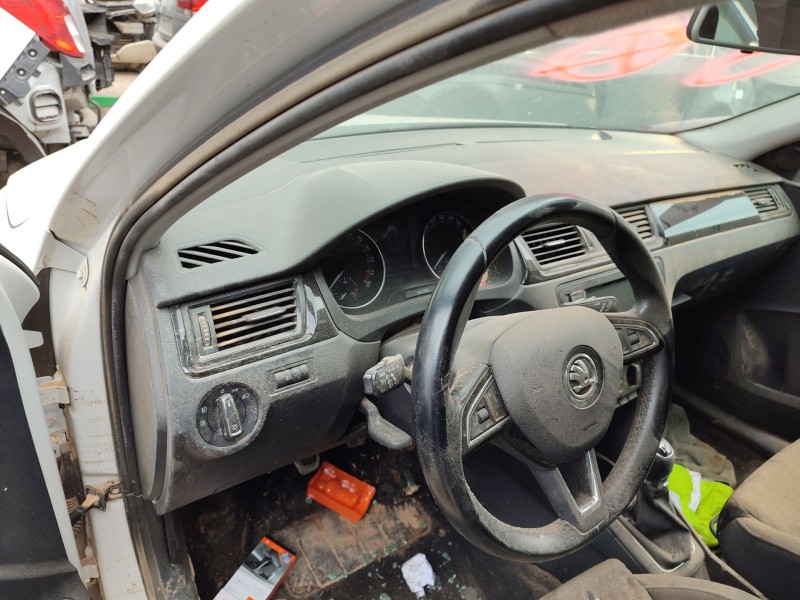 skoda rapid spaceback (nh1) del año 2016