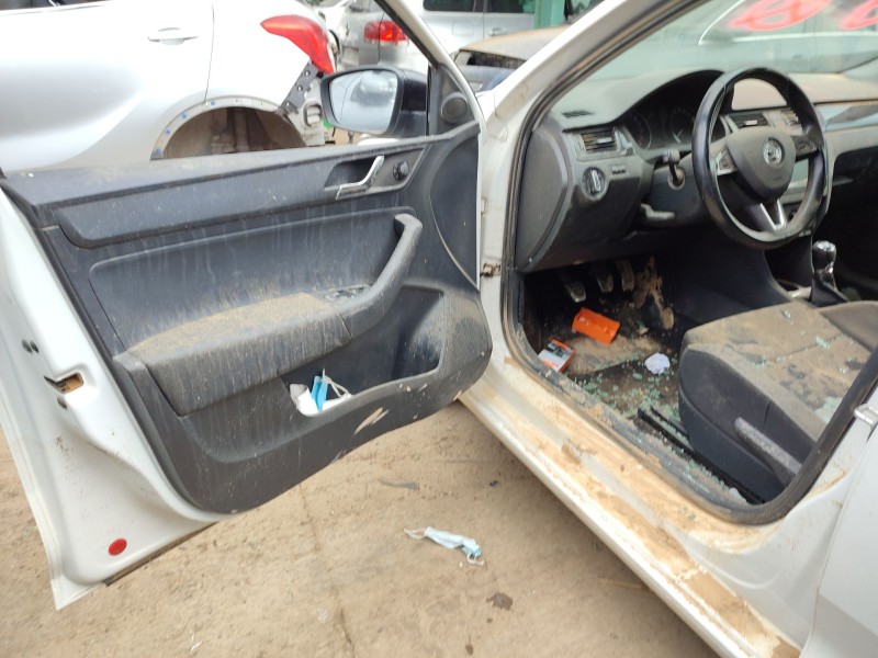 skoda rapid spaceback (nh1) del año 2016