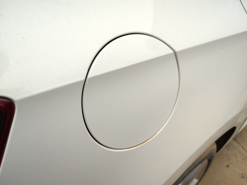 Recambio de tapa exterior combustible para skoda rapid spaceback (nh1) 1.6 tdi referencia OEM IAM   